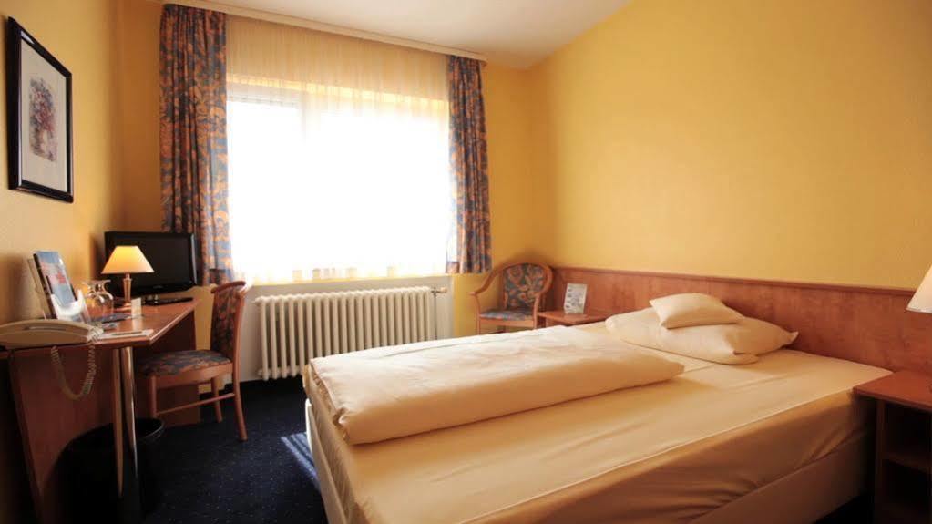 Friends Hotel Kerpen Kerpen  Exterior foto